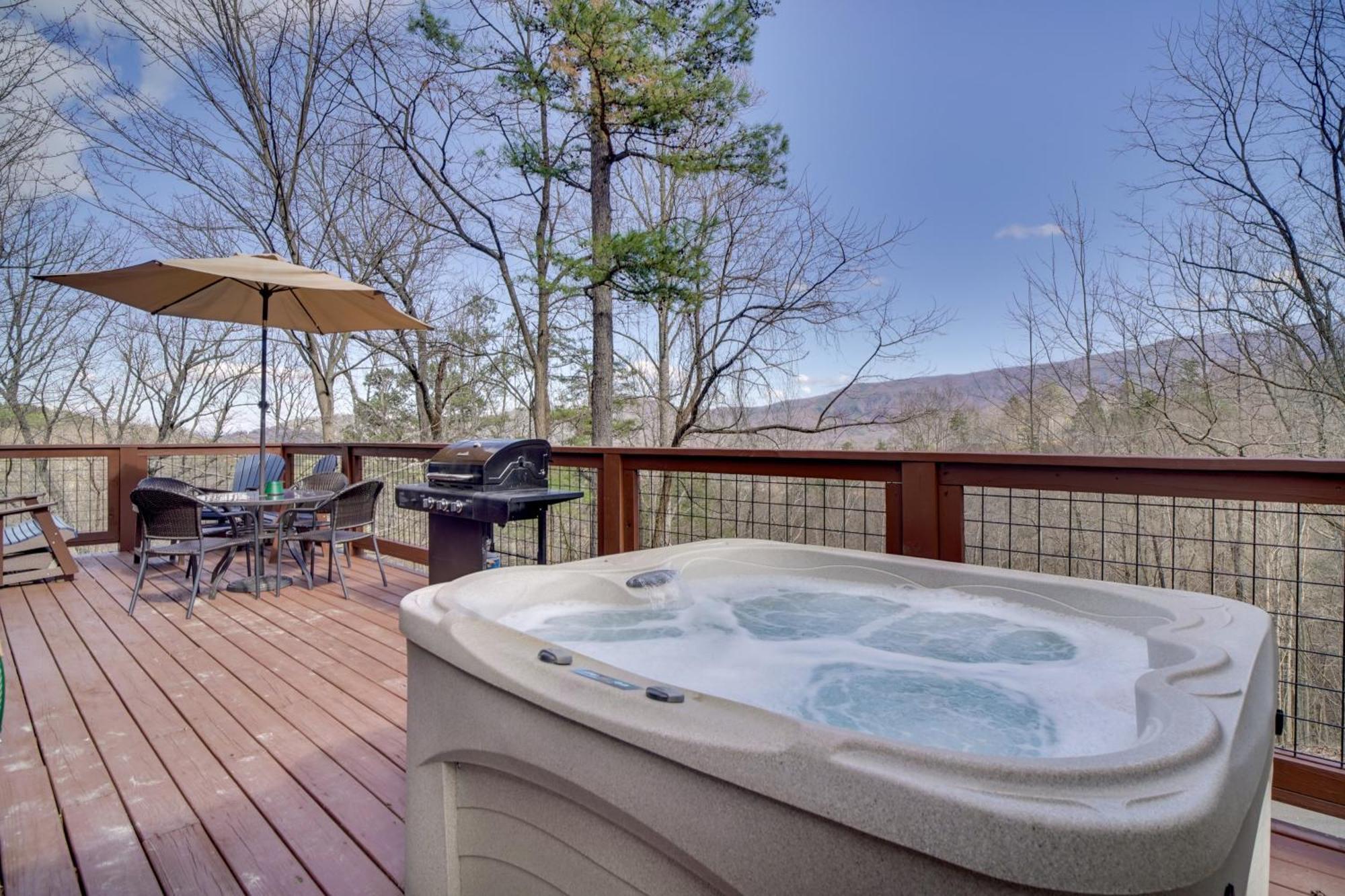 Hatcher Mtn Retreat Sevierville Cabin With Hot Tub! Esterno foto
